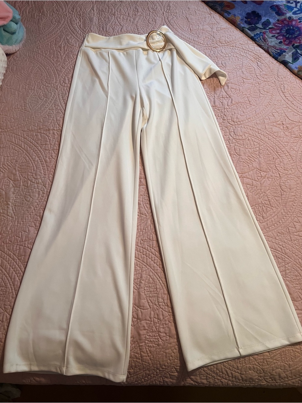 Gracia Off-White Wide-Leg Pants with Decorative Gold Ring Belt - NWT